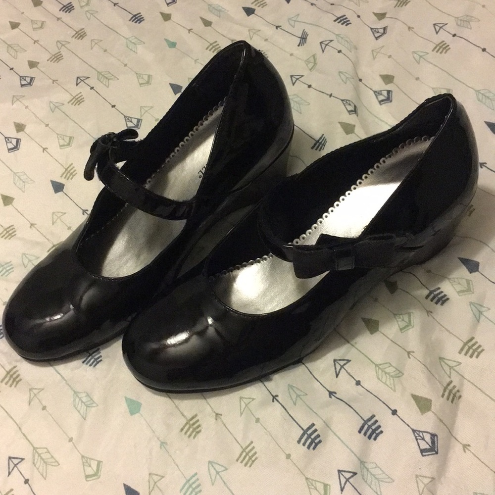 Dress shoes
